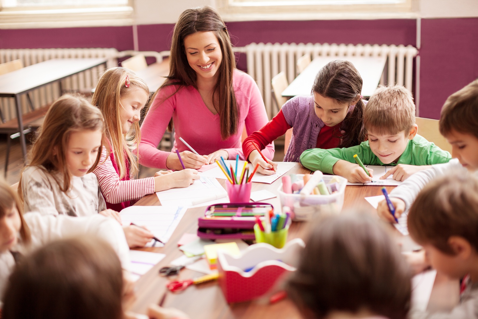 Children-In-Elementary-School-83191727